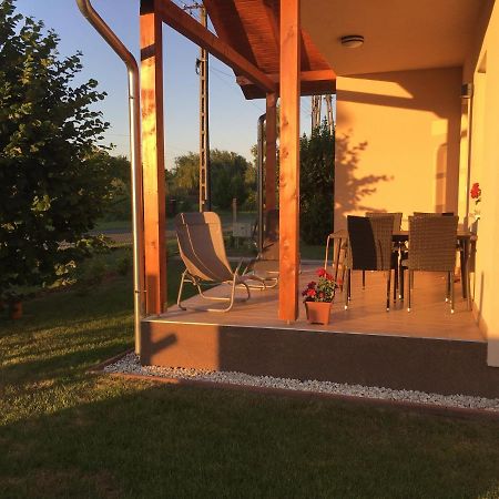 Konrad Apartman Villa Balatonmariafurdo Exterior photo