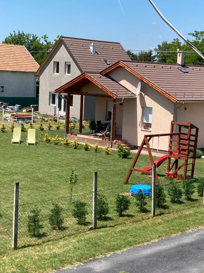 Konrad Apartman Villa Balatonmariafurdo Exterior photo
