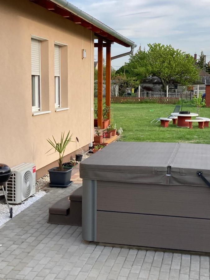 Konrad Apartman Villa Balatonmariafurdo Exterior photo