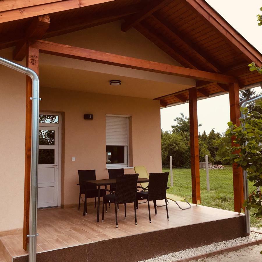 Konrad Apartman Villa Balatonmariafurdo Exterior photo